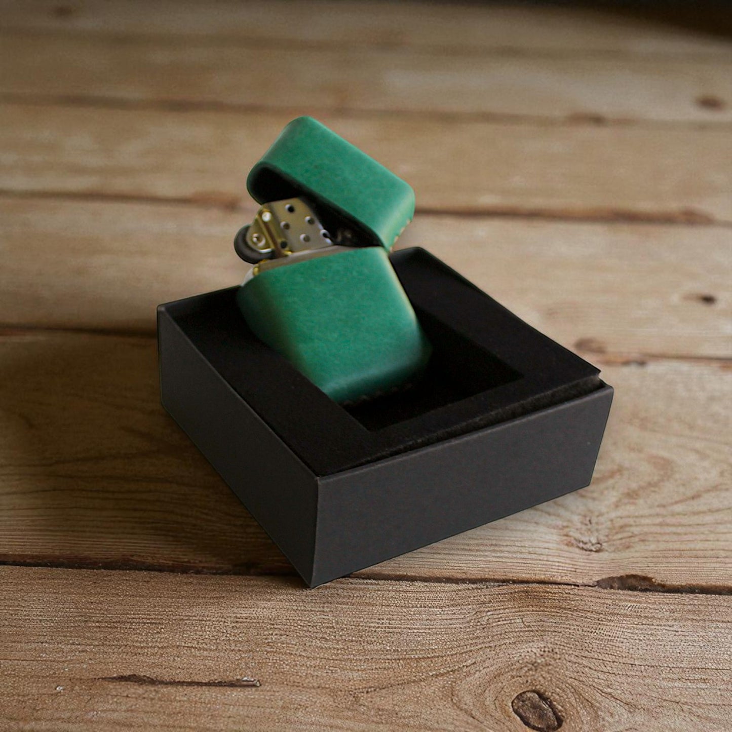 Kişiye Özel El Yapımı Deri Kılıflı Zippo Tarzı Çakmak – Hediye & Özel Günler
