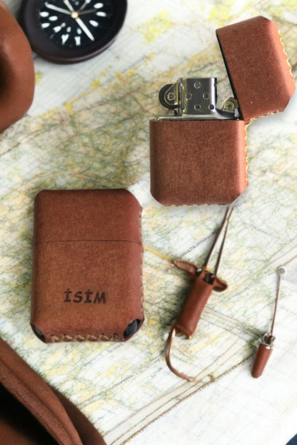 Kişiye Özel El Yapımı Deri Kılıflı Zippo Tarzı Çakmak – Hediye & Özel Günler