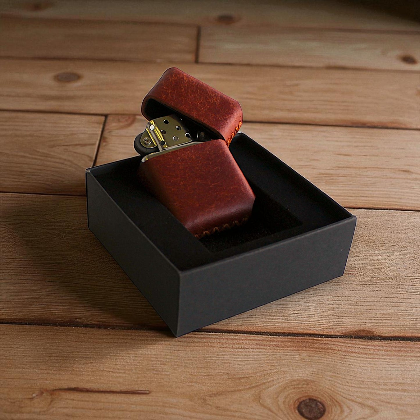 Kişiye Özel El Yapımı Deri Kılıflı Zippo Tarzı Çakmak – Hediye & Özel Günler