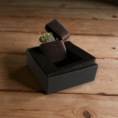 Kişiye Özel El Yapımı Deri Kılıflı Zippo Tarzı Çakmak – Hediye & Özel Günler