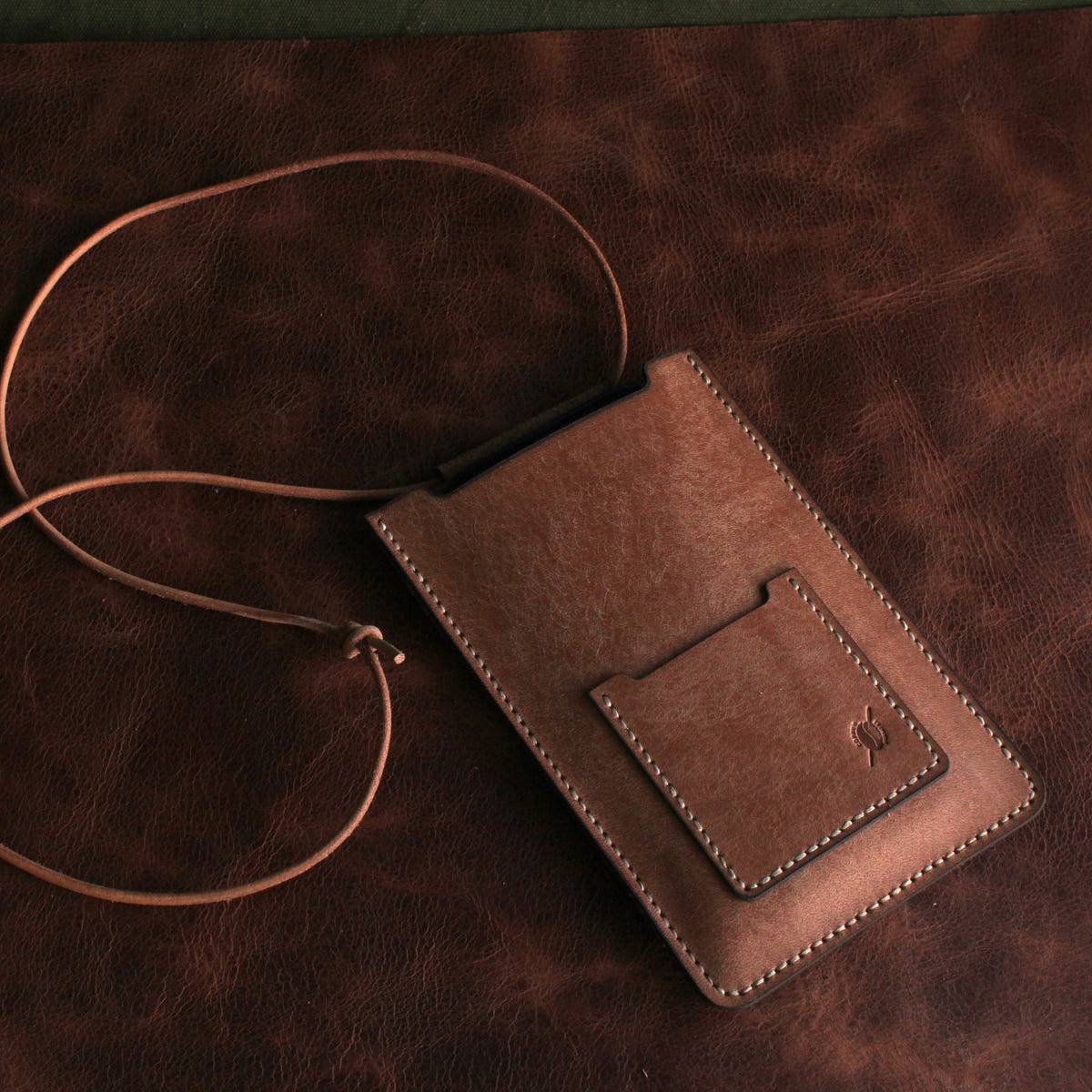 El Yapımı Deri Telefon Çantası – Brewed | Coffee Leathers